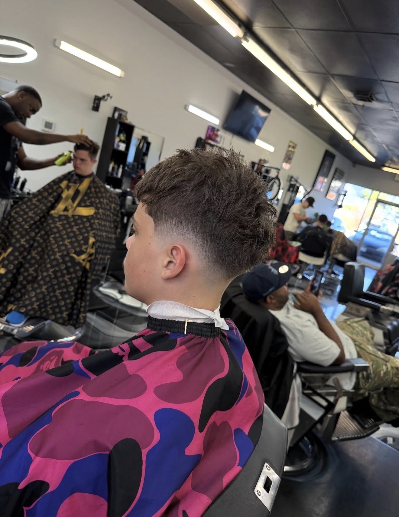 Burst taper fade with textured top